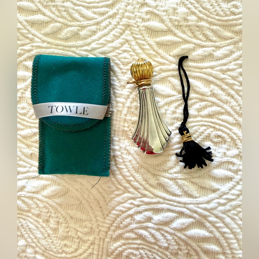 Towle Sterling Silver Art Deco Fluted Perfume Bottle and pouch - Picture 5 of 7